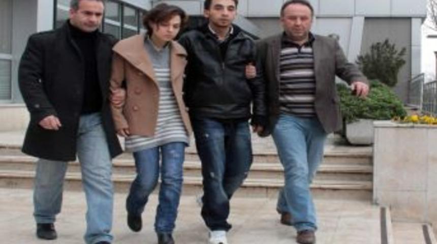 Cinayeti &Uuml;stlenen Abla, Kardeşi Ile Adliyeye Sevk Edildi