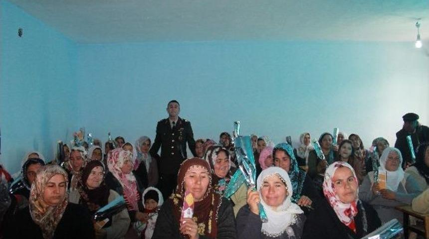 Besni&rsquo;de Jandarma 8 Mart&rsquo;ı Kutladı