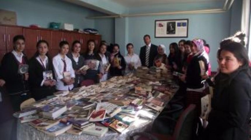 D&uuml;zi&ccedil;i'nde 'Bir Kitap, Bin Fikir' Kampanyası