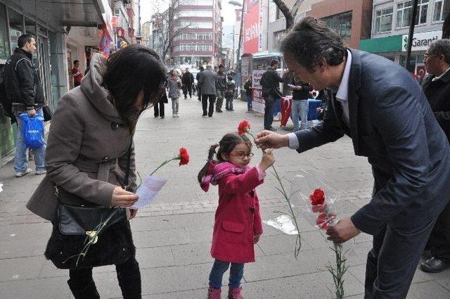 Mhp’den, Kadınlara Karanfil