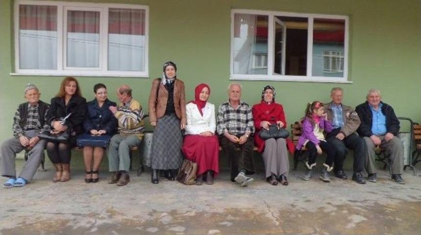 Memur-sen&rsquo;li Kadınlardan Huzur Evine Ziyaret