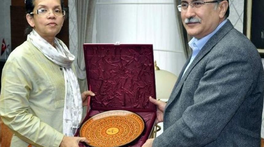 Srilanka T&uuml;rkiye B&uuml;y&uuml;kel&ccedil;isi Wijeratne Nevşehir Valisi Savaş&rsquo;ı Ziyaret Etti