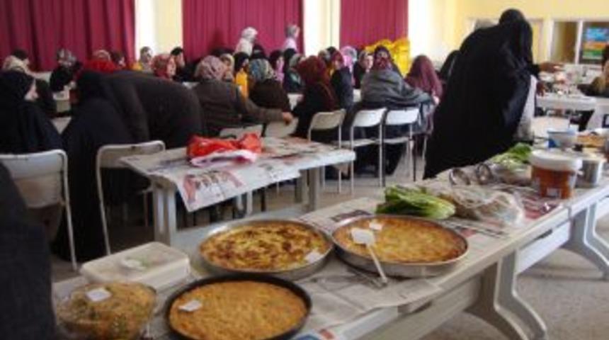 Pazaryolu'nda Kadınlar Yemek Yarışmasında H&uuml;nerlerini Sergiledi