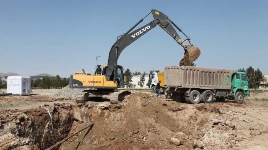 Adıyaman &Uuml;niversitesi Merkezi Derslikler Binasına Ek Bina Yapımına Başlandı