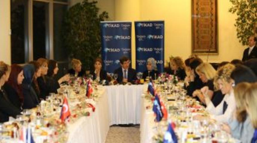 Davutoğlu: Kamplarda Bir Bu&ccedil;uk Yılda 2 Bin 904 Bebek Doğdu