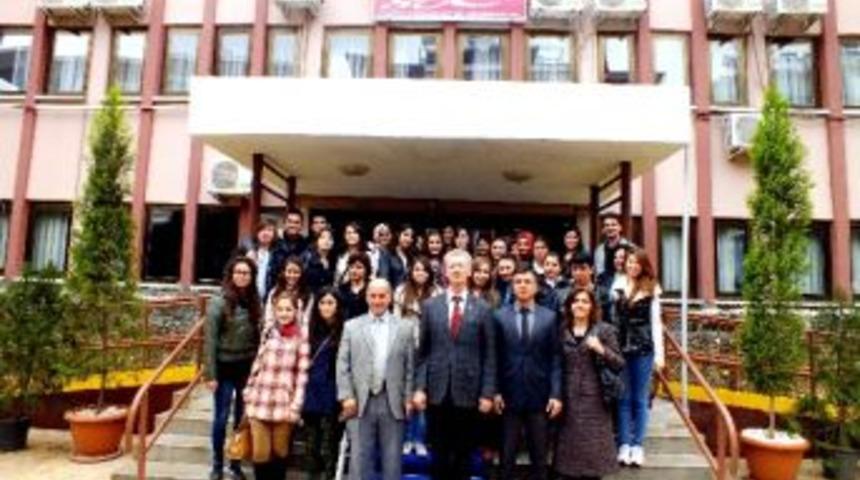 Gençlik Merkezi’nden Huzurevi’ne Ziyaret