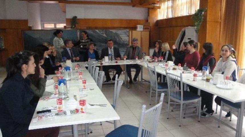 Akın, Bayan Personelini Unutmadı