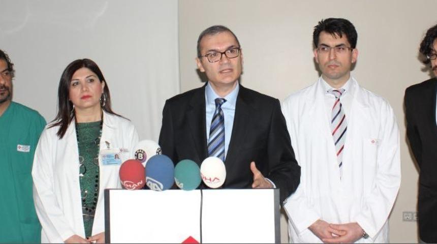 Karnındaki Bebekle Kalp Ameliyatına Girdi, Kendisi De Bebeği De Hayata Tutundu