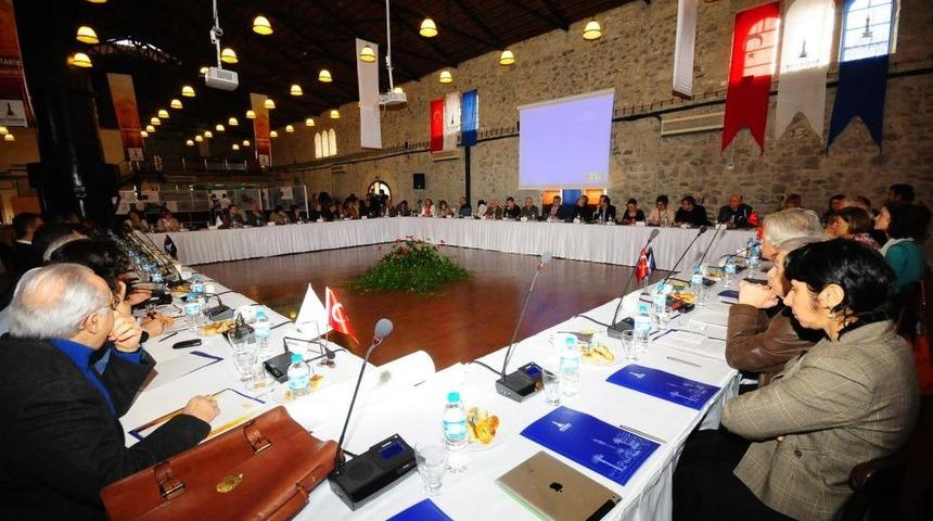 İzmirlilerin Tarihle Ilişkisini G&uuml;&ccedil;lendirmek I&ccedil;in Proje Başlatıldı