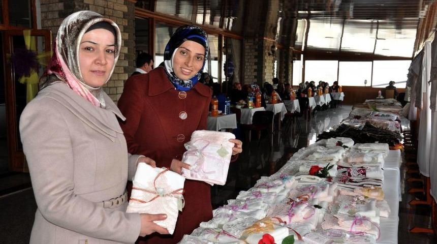 Muşlu Kadınlar Yetim &Ouml;ğrenciler I&ccedil;in Işbaşında