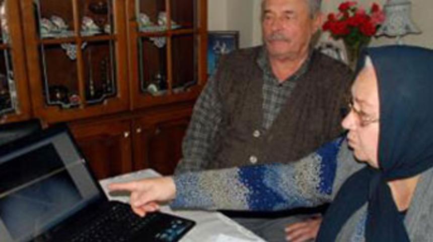 Karnında makasla 3 ay yaşadı!