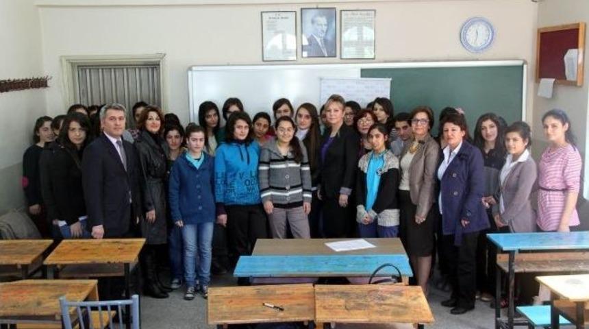 Başarının Yolu &Ouml;zveri Ve Emekten Ge&ccedil;iyor