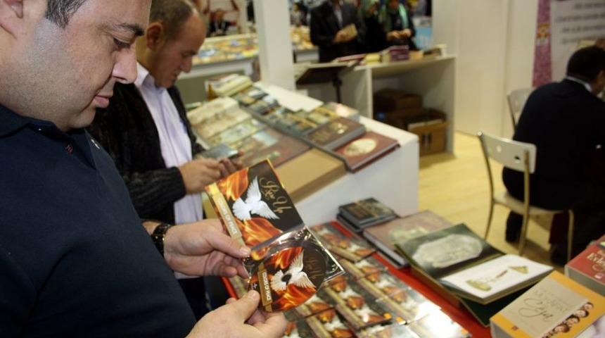 'Barışın Renkleri' Alb&uuml;m&uuml; Ilk Kez Bursa Kitap Fuarı'nda
