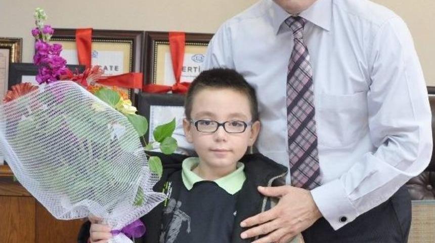 Minik Ali Efe, Kendisine Başkan Alıcık&rsquo;ı &Ouml;rnek Aldı