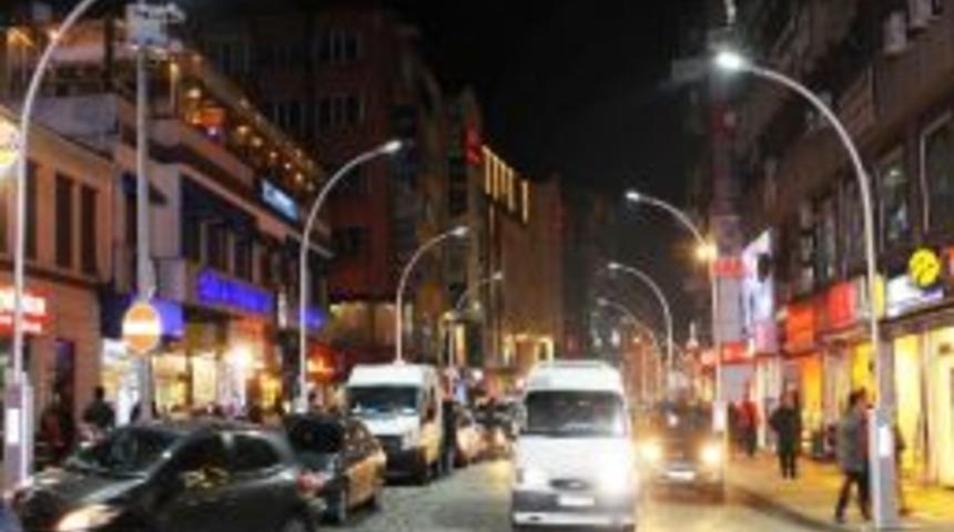 Aydınlatma Direklerine Vatandaşlardan Tam Not