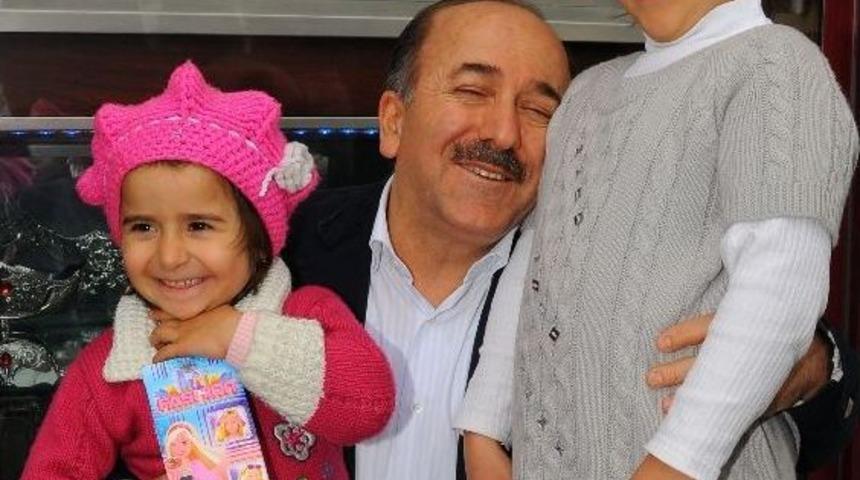 Başkan G&uuml;mr&uuml;k&ccedil;&uuml;oğlu Esnaf Gezilerine Hız Kesmeden Devam Ediyor