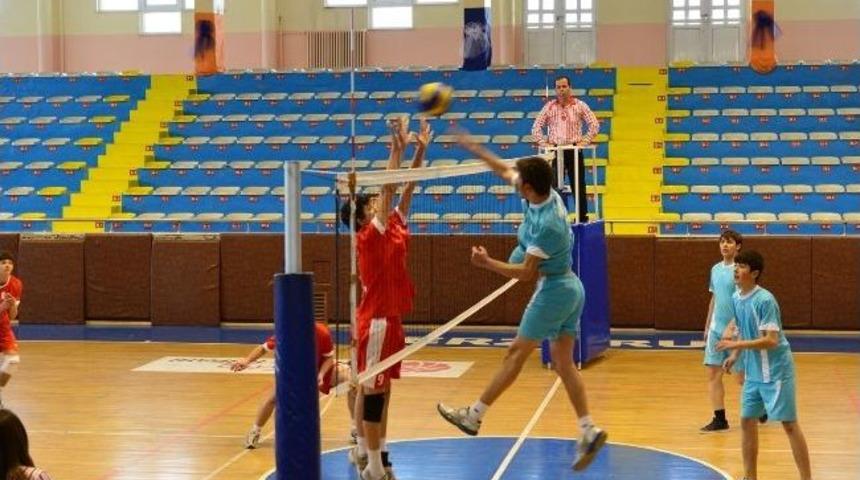 Yakutiye Voleybolda Şampiyon Oldu