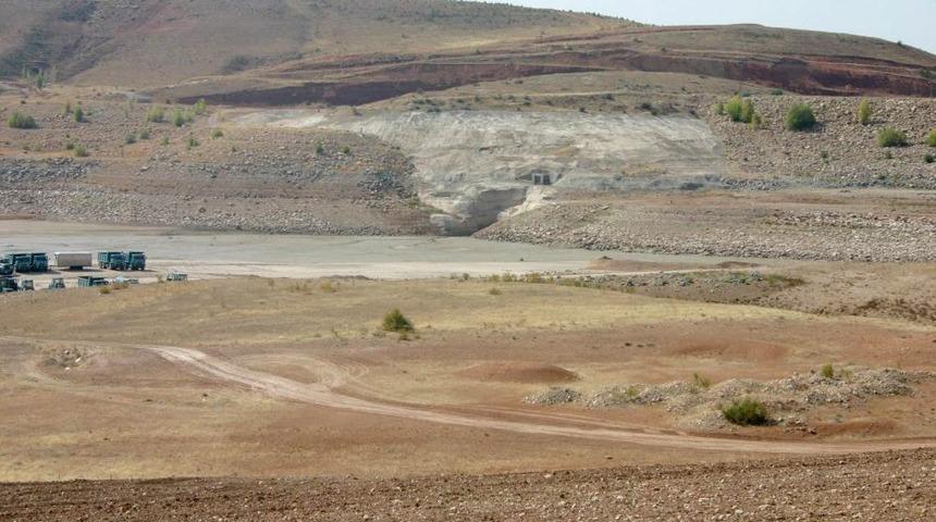 Uzunlu Barajı'nın Zeminine Beton Kaplama Yapılacak
