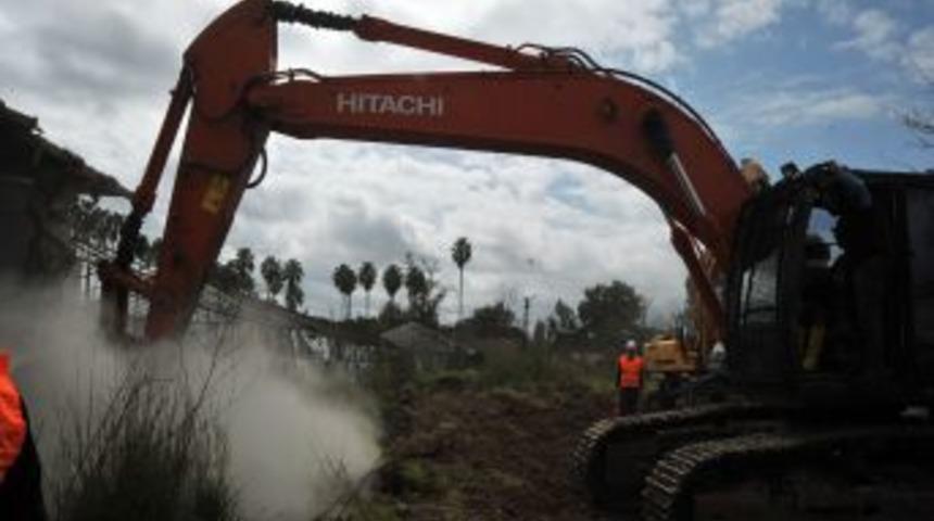 EXPO 2016 Alanı I&ccedil;in Ilk Binayı Bakan Eker Yıktı
