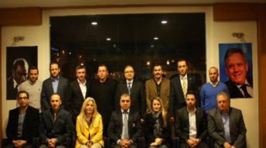 Yalova Fenerbah&ccedil;eliler Derneği'nde G&ouml;rev Dağılımı Yapıldı