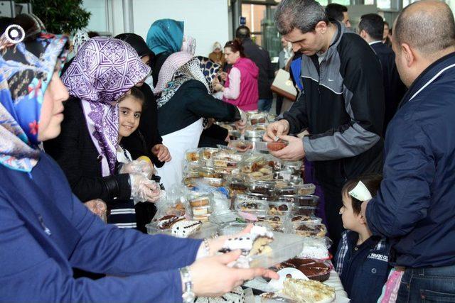 BUSEDER'li Kadınlardan Öğrenciler Yararına Kermes