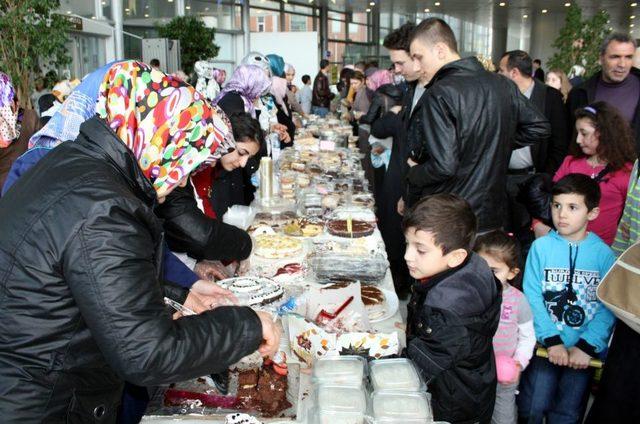 BUSEDER'li Kadınlardan Öğrenciler Yararına Kermes