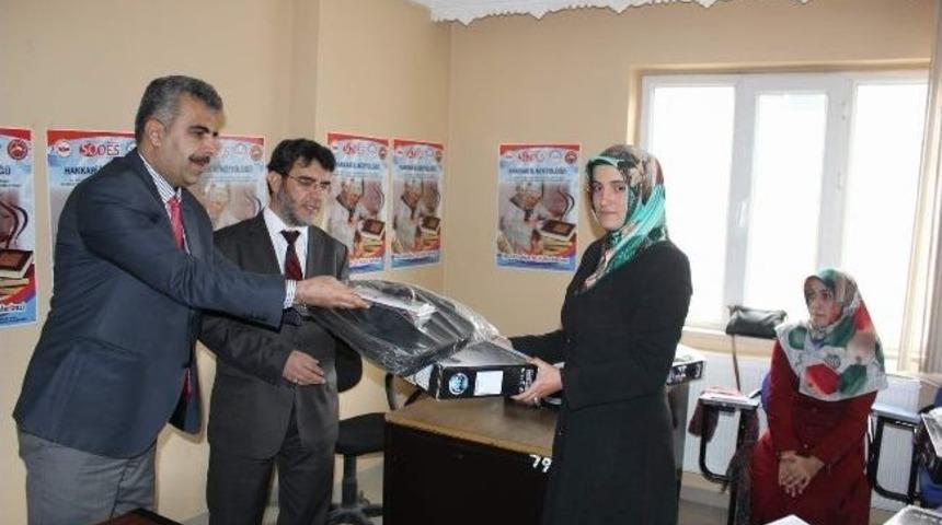 Kur&rsquo;an Kurslarına Malzeme Desteği