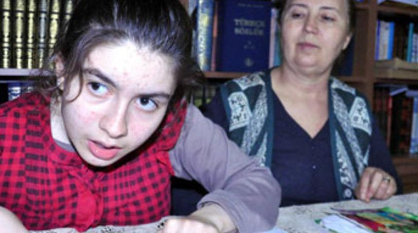 Engelli kıza b&uuml;rokrasi engelli