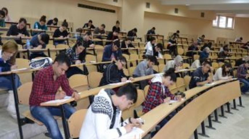 Ankara&rsquo;da 15 Bin Aday YGS Provası Yaptı