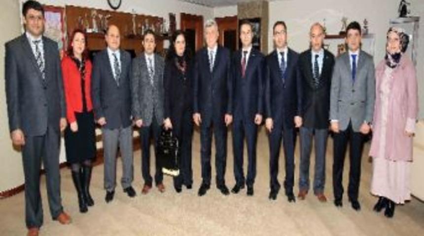 Karaosmanoğlu Sağlık Sen Y&ouml;netimini Kabul Etti