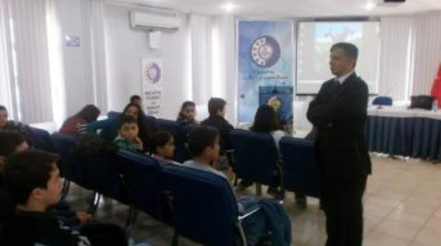 K&uuml;lt&uuml;r Rehberleri Projesi 3. Etap Eğitimi Yapıldı