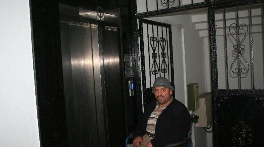 Y&uuml;r&uuml;me Engelli Vatandaşlardan Semerci&rsquo;ye Teşekk&uuml;r