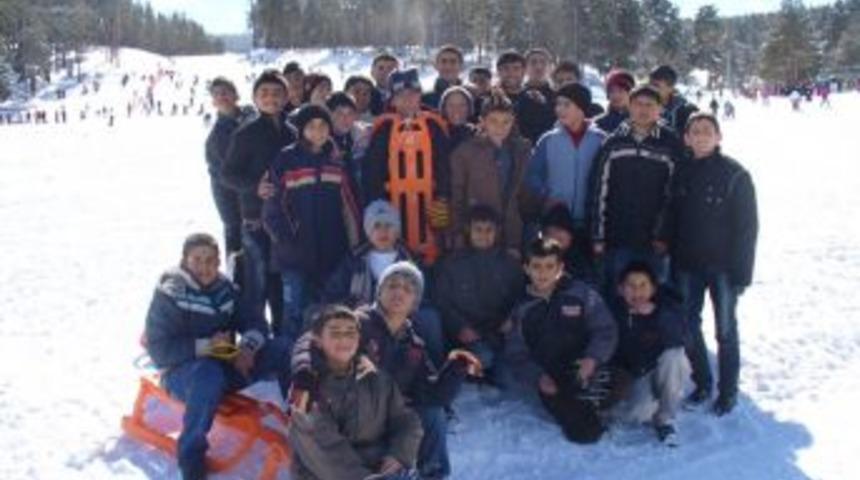 Kağızman Okuma Salonu &Ouml;ğrencilerine, Sınav &Ouml;ncesi Moral Pikniği