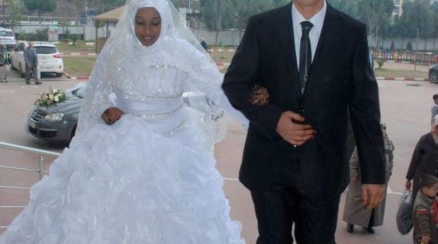 T&uuml;rk Okulu &Ouml;ğretmeni, Sudanlı Meslektaşı Ile Evlendi