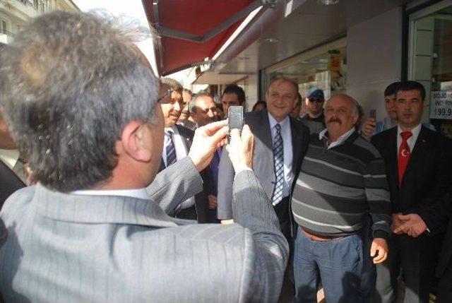 Oktay Vural Marmaris'te Esnafı Ziyaret Etti