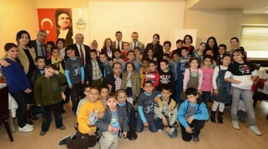 Denizli Barosu, &Ccedil;ocuk Yuvasında Kalan &Ccedil;ocuklara Kahvaltı Verdi