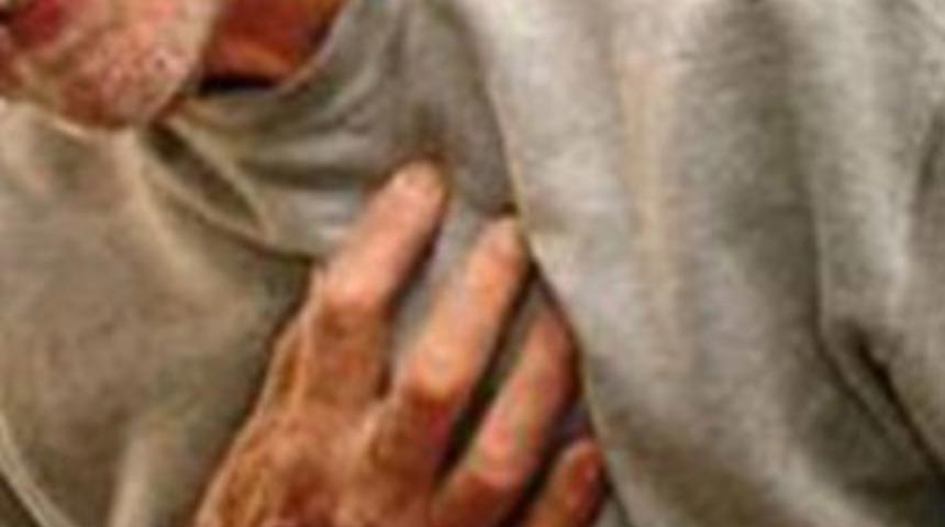 Evinin yandığını g&ouml;r&uuml;nce kalp krizinden &ouml;ld&uuml;!