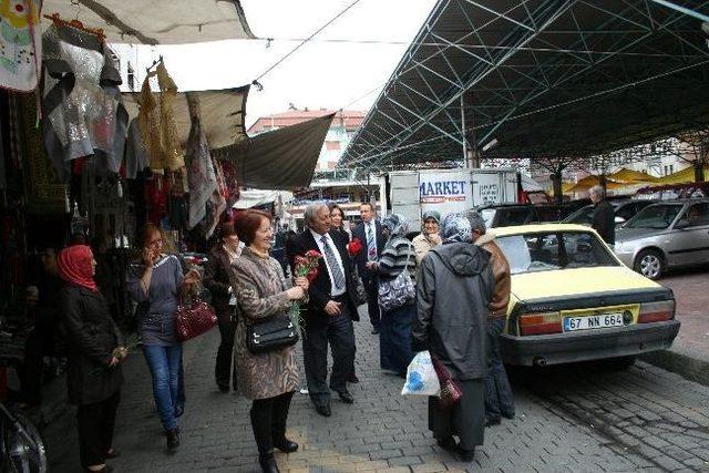 Devrek’te Kadınlar Gününde Karanfilli Kutlama