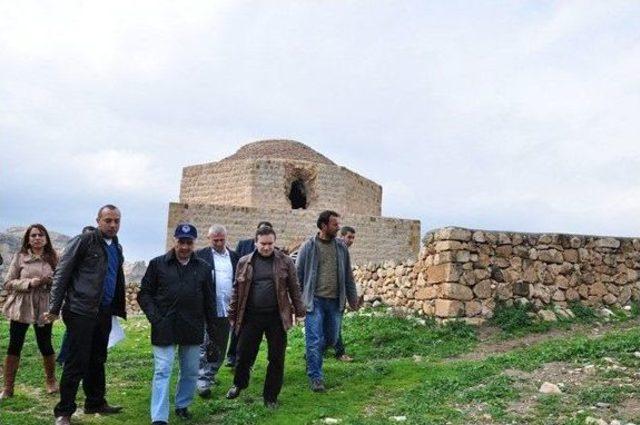 Bü Rektörü Ve Hasankeyf Kazı Başkanı Hasankeyf’i Ziyaret Etti