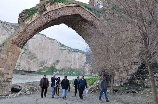 Bü Rektörü Ve Hasankeyf Kazı Başkanı Hasankeyf’i Ziyaret Etti