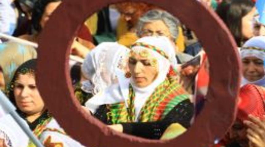 Kadınlar Günü Için Mitingde Toplandılar