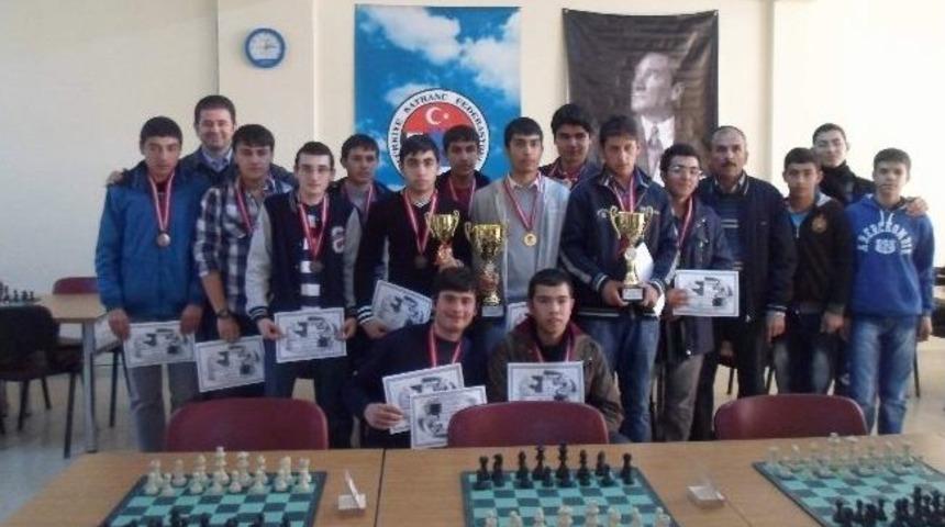 Liseler Arası Takım Satran&ccedil; Turnuvası Tamamlandı