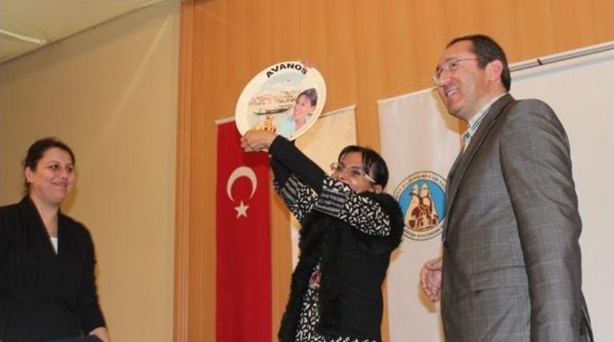 Yazar Cemalnur Saygurt &ldquo;mesnevi Sohbetleri&rdquo; Konulu S&ouml;yleyişiye Katıldı