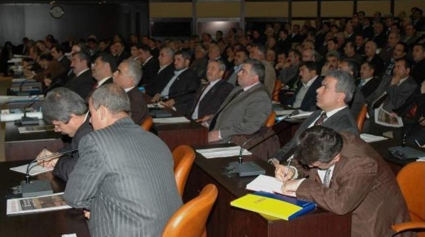 Muhtarlar Hizmet &Ouml;ncelikleri İ&ccedil;in Oy Kullanıyor