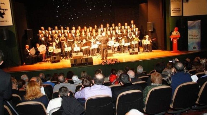 Sevenleri Sadettin Kaynak’ı Unutmadı