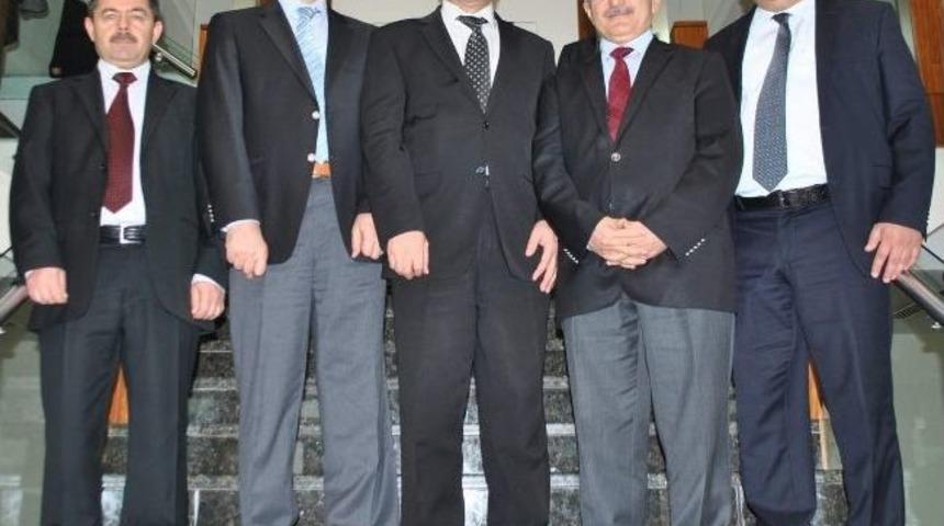 Anayasa Mahkemesi Heyetinden Hk&uuml;&rsquo;ye &Ouml;vg&uuml;