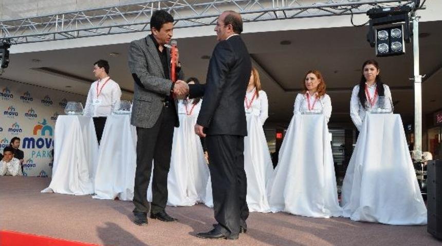 Arkadaşlarına Kumpir Ismarladı, Araba Kazandı