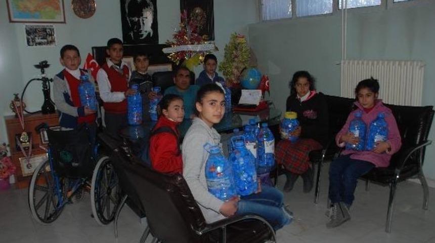 Besni&rsquo;de Ortaokul &Ouml;ğrencilerinden 10 Bin Mavi Kapak