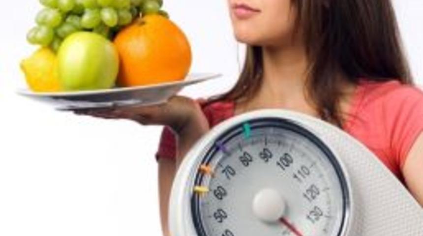 Sadece Meyve Yiyerek Zayıflamak Kanser Riskini Artırıyor