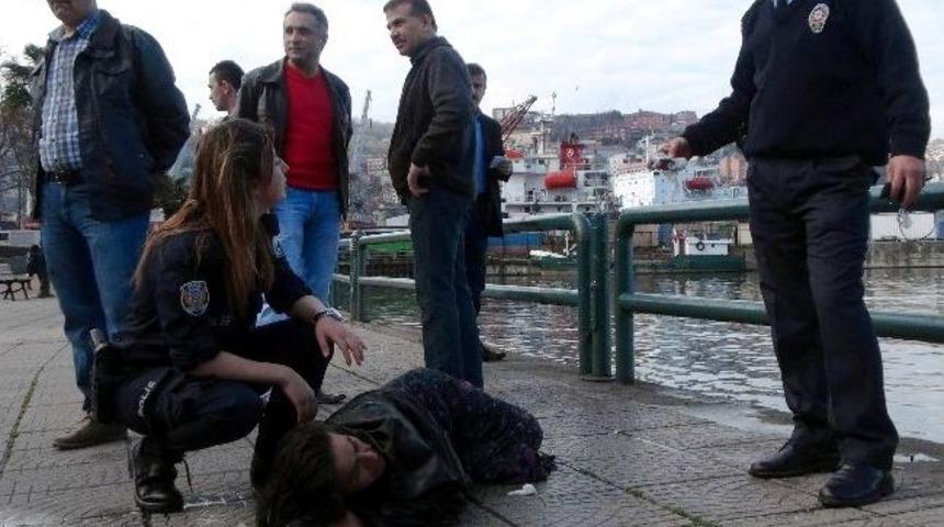 Denize Atlayan Kadını Polis Kurtardı